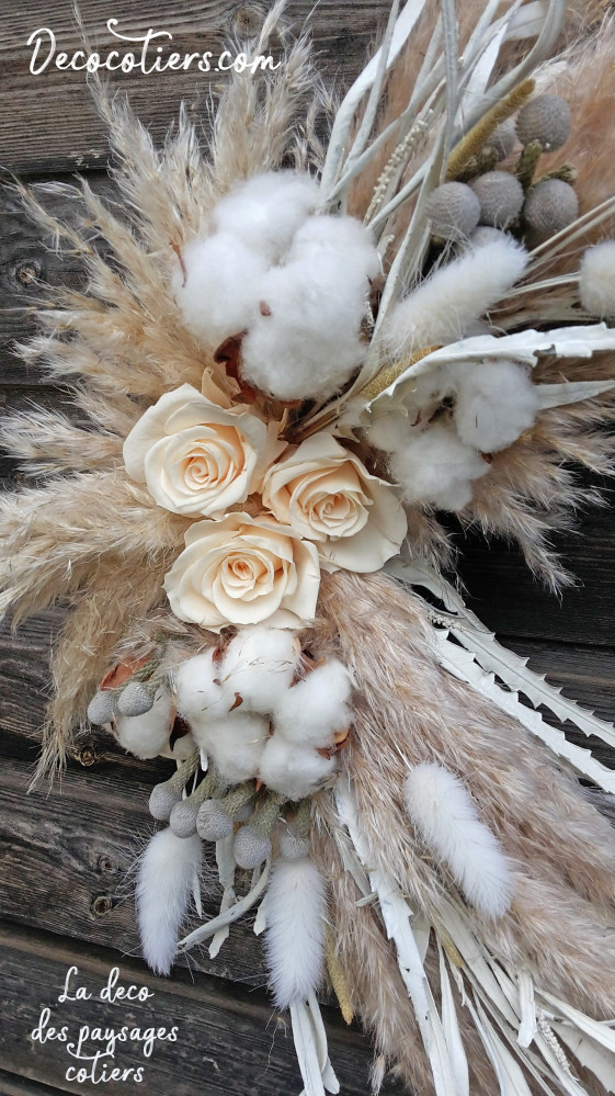 « Absolument ravissante, couronne de fleurs séchées, fleurs stabilisées et pampas »