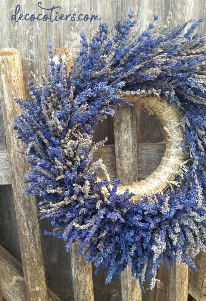 « Adorable couronne aux trois couleurs de lavande en 35 cm »