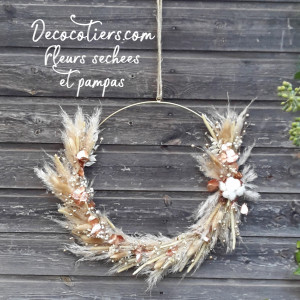 « A tomber ! très jolie couronne de fleurs séchées et pampas sur petit anneau 30 cm »