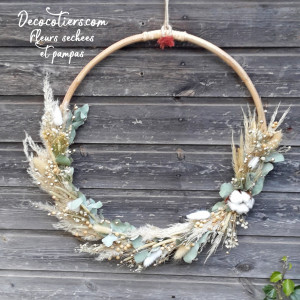 Très belle couronne de fleurs séchées et de pampas