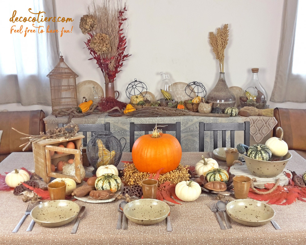 « Décor d' Halloween sur mesure avec citrouilles et coloquintes »